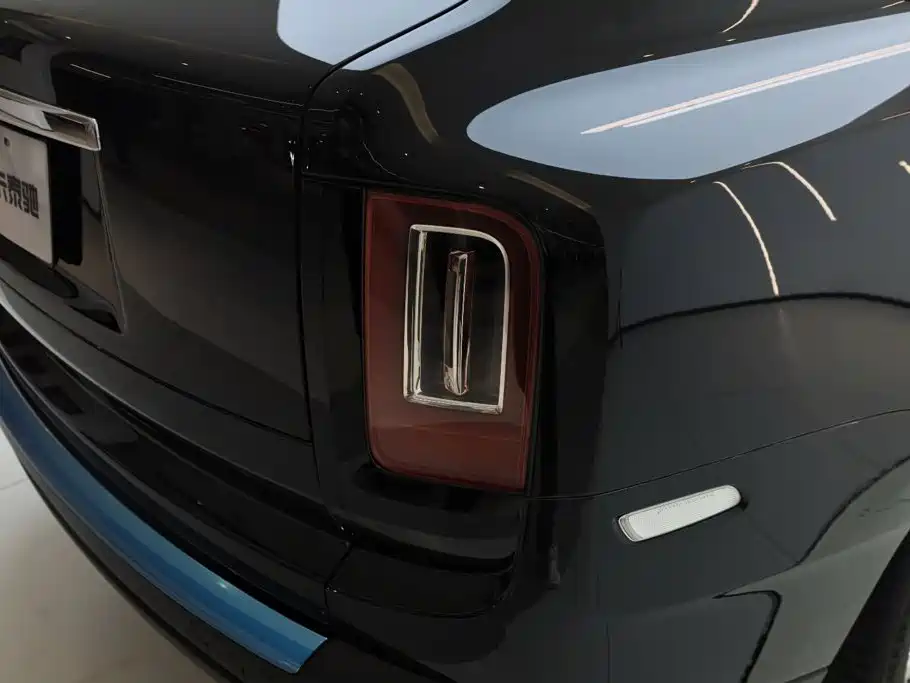 Rolls-Royce Cullinan — миниатюра 24