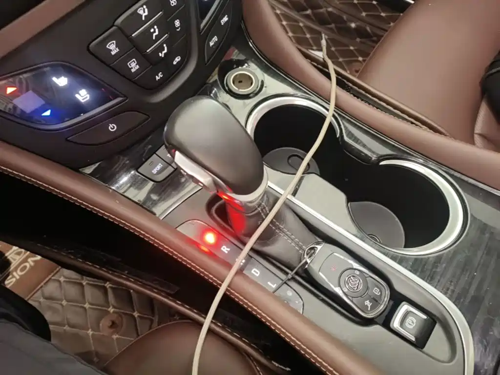Buick Envision Plus — миниатюра 14