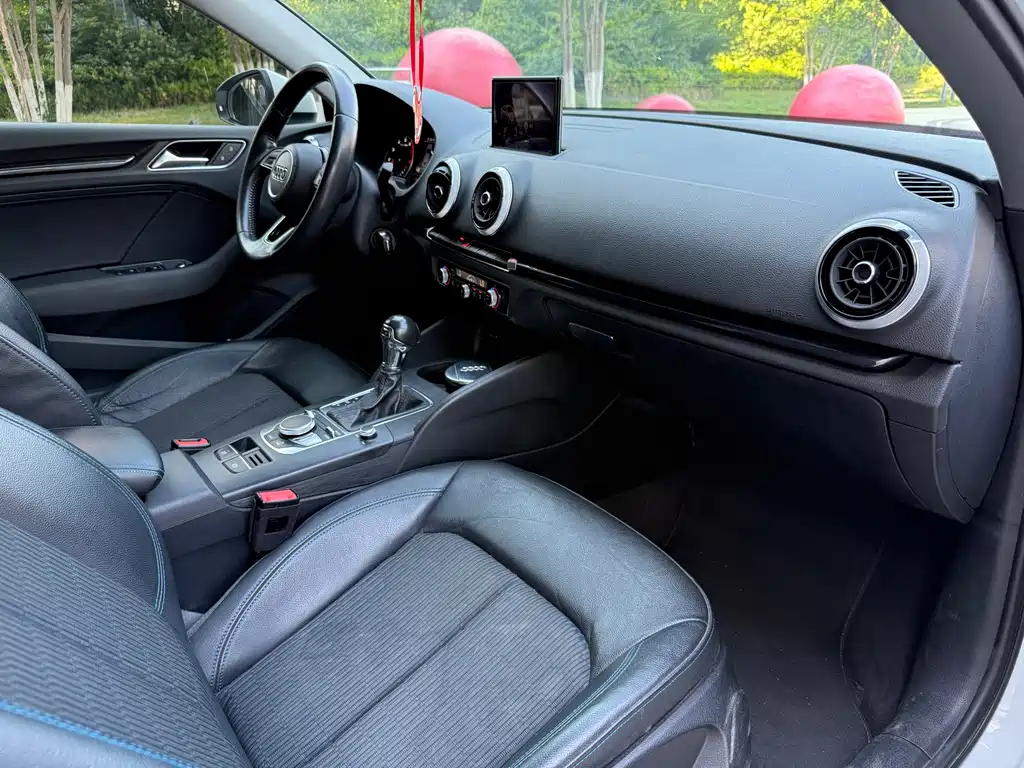 Audi A3 2019 Limousine 35 TFSI Fashion V