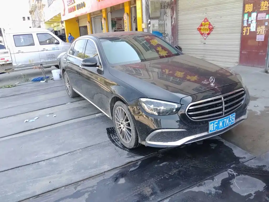 Mercedes-Benz E-Class — миниатюра 3