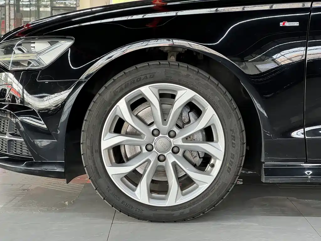 Audi A6L — миниатюра 9