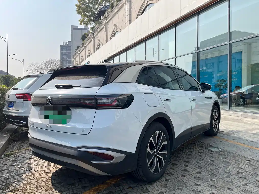 VOLKSWAGEN ID.4 X