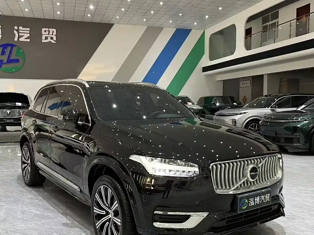 Volvo XC90 2025 B6 Luxury 7 мест