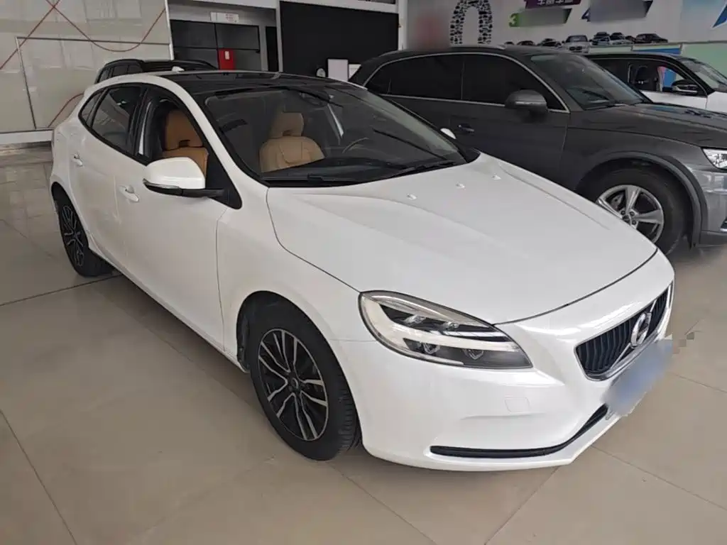 Volvo V40 — миниатюра 4