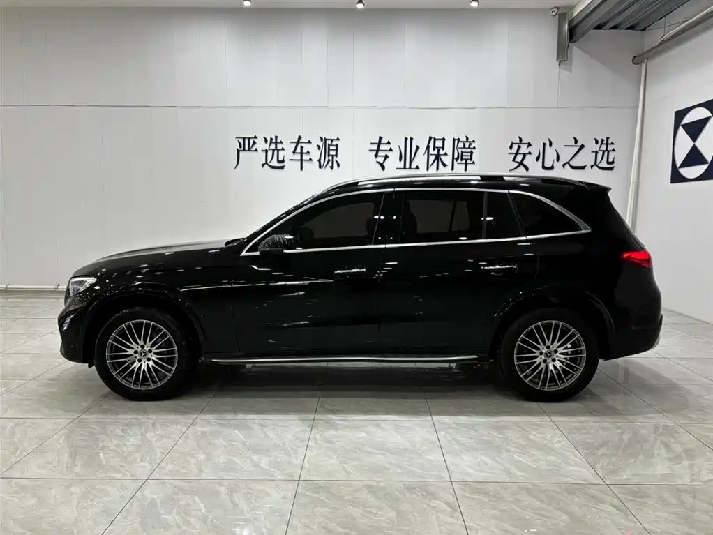 MERCEDES-BENZ GLC