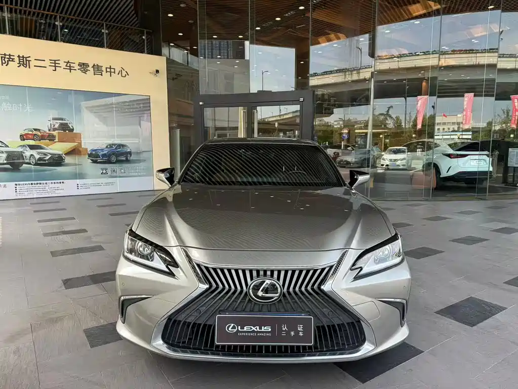 LEXUS  ES
