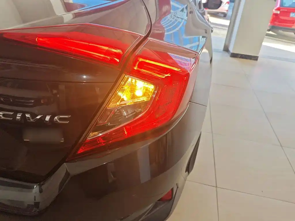 Honda Civic — миниатюра 8