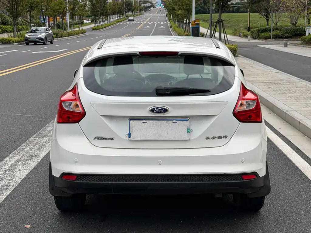 Ford Focus — миниатюра 5