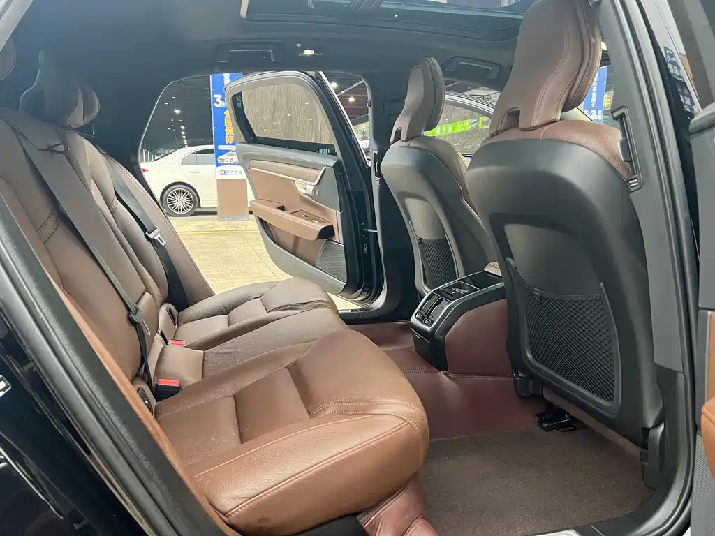 Volvo S90 — миниатюра 14