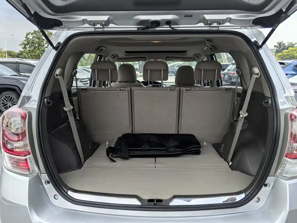 Toyota Verso — миниатюра 8