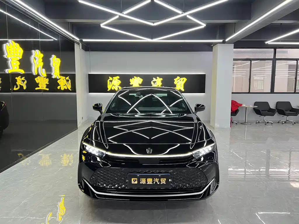 Toyota Crown SportCross — миниатюра 2