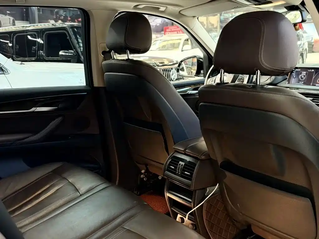BMW X5 (Import) — миниатюра 7
