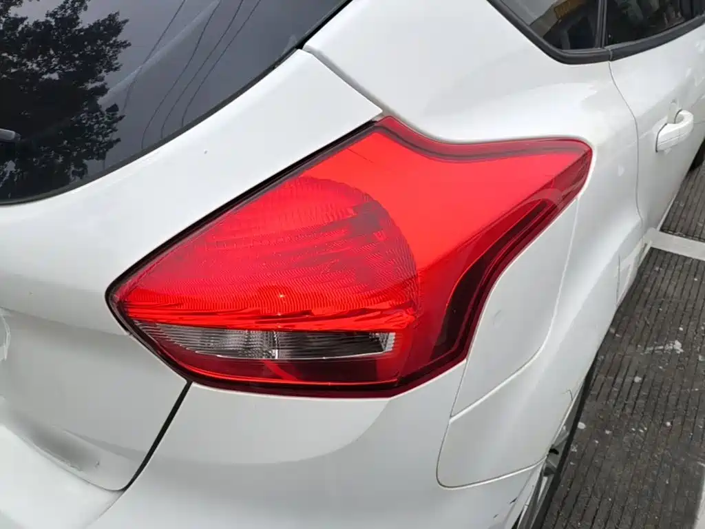 Ford Focus — миниатюра 8