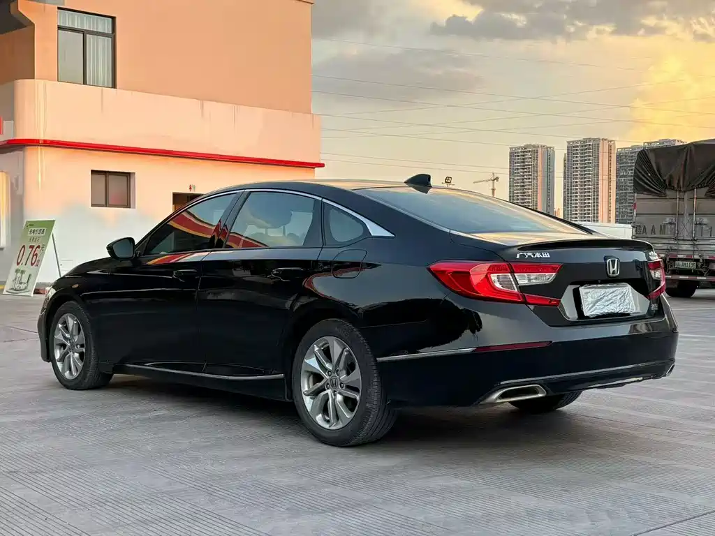 Honda Accord — миниатюра 6