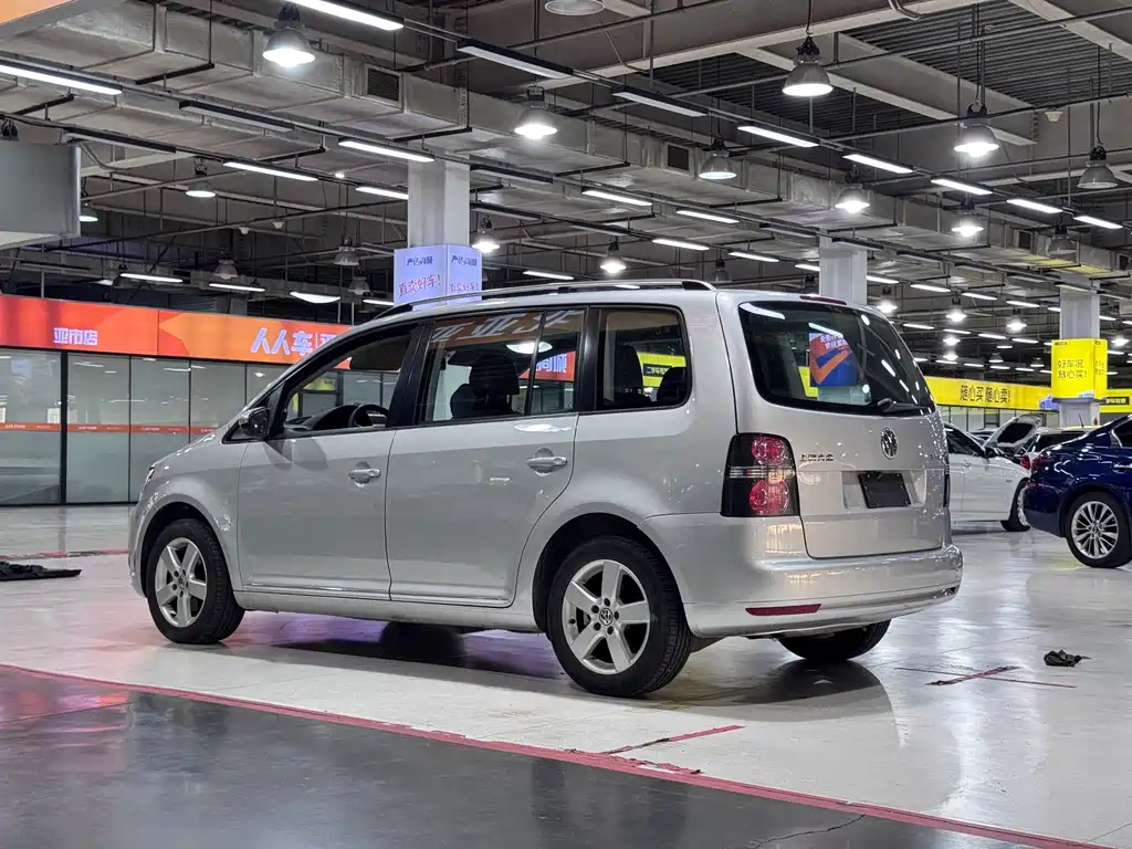 Volkswagen Touran — миниатюра 5