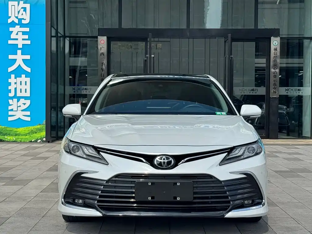 TOYOTA CAMRY