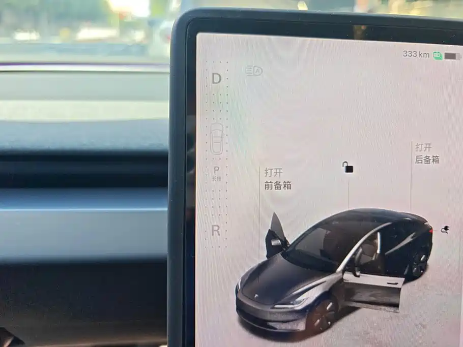 Tesla Model 3 — миниатюра 16