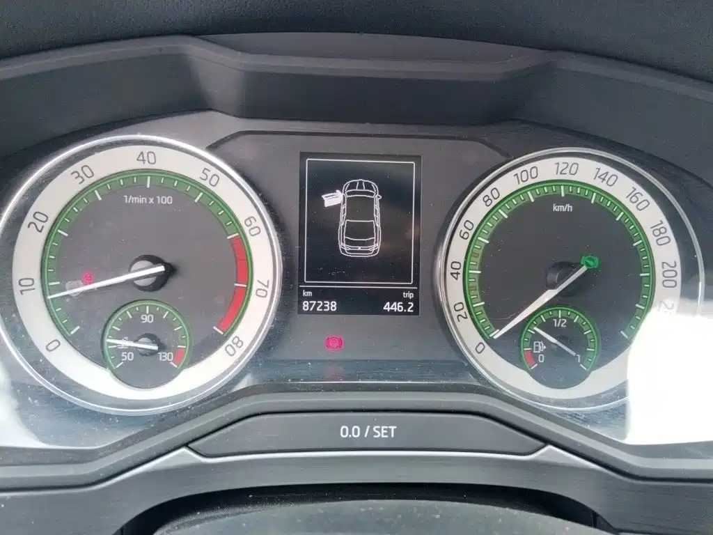 Skoda Superb — миниатюра 12