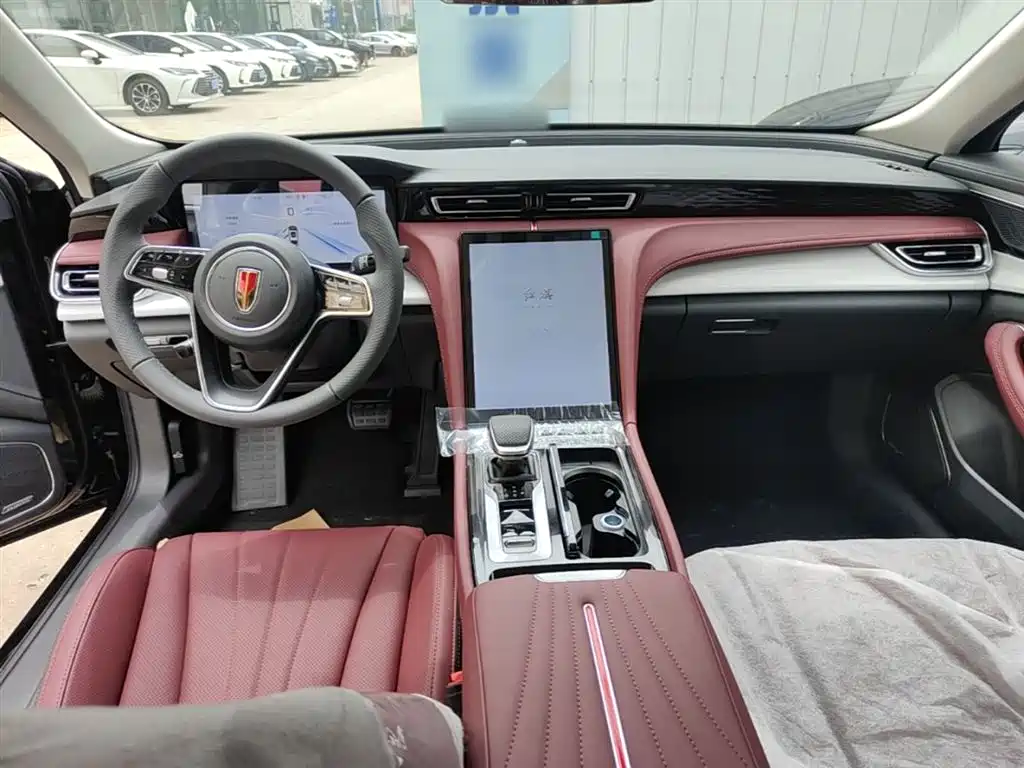 Hongqi H5 2025 2.0T AT