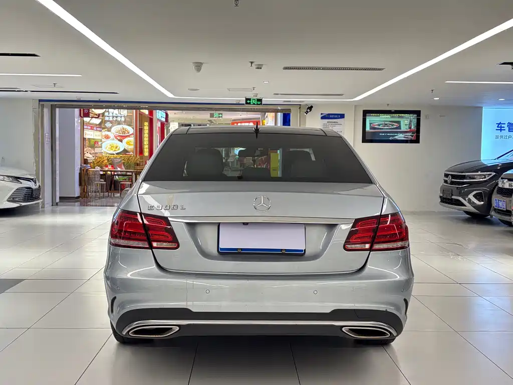 Mercedes-Benz E-Class — миниатюра 4