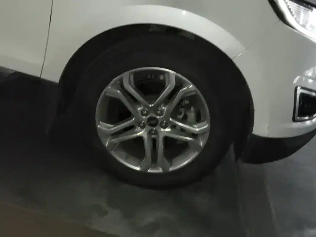 Ford Edge — миниатюра 24