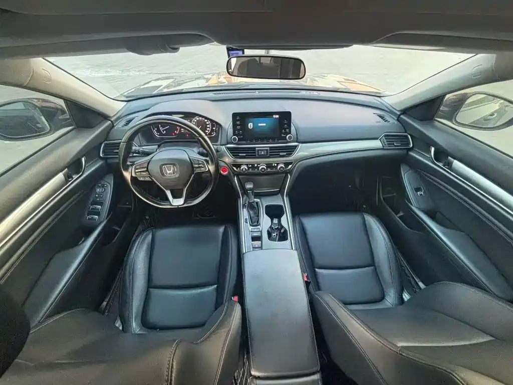 Honda Accord — миниатюра 7