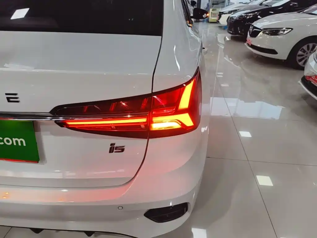 Roewe i5 — миниатюра 8