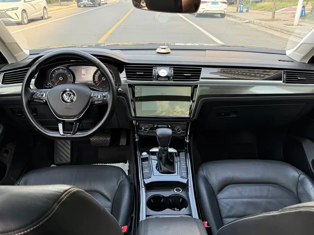 Volkswagen Phideon — миниатюра 8