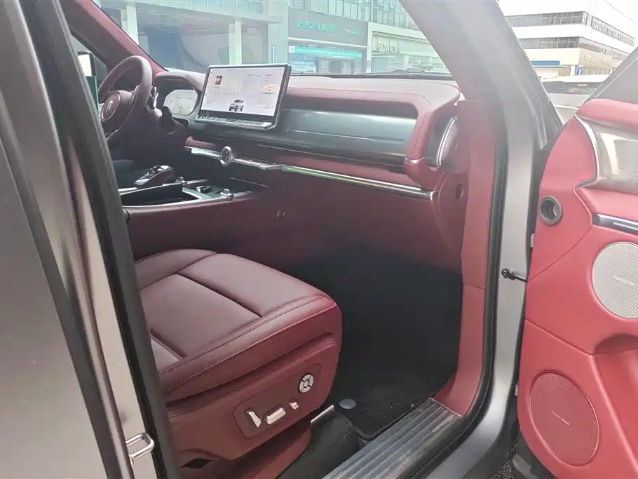 TANK TANK 700 NEW ENERGY