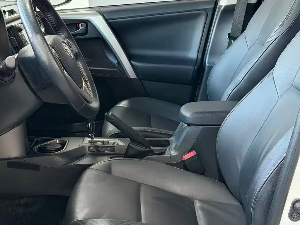 Toyota RAV4 — миниатюра 8