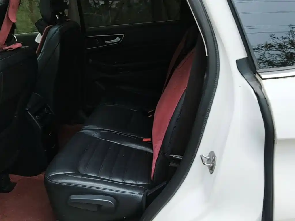 Ford Edge — миниатюра 13