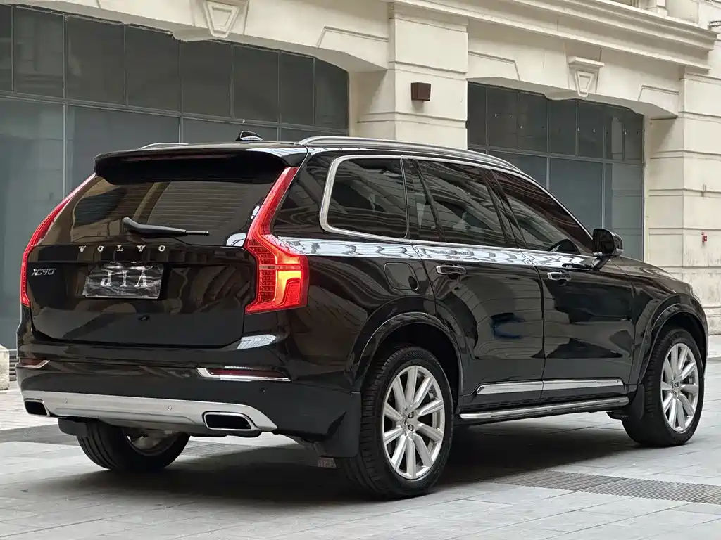 Volvo XC90 — миниатюра 5