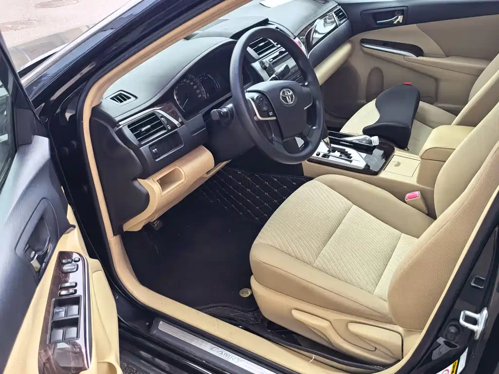 Toyota Camry — миниатюра 4