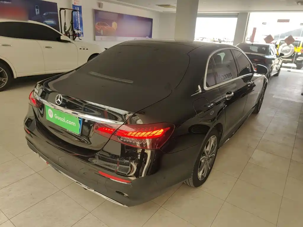Mercedes-Benz E-Class — миниатюра 5