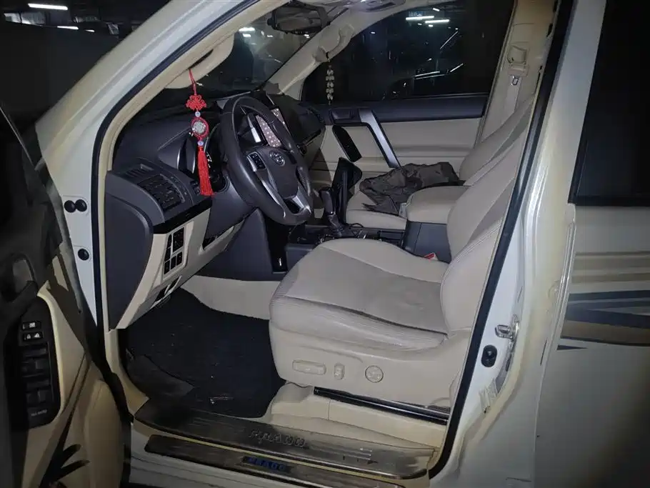 Toyota Land Cruiser Prado 2016 2.7L AT