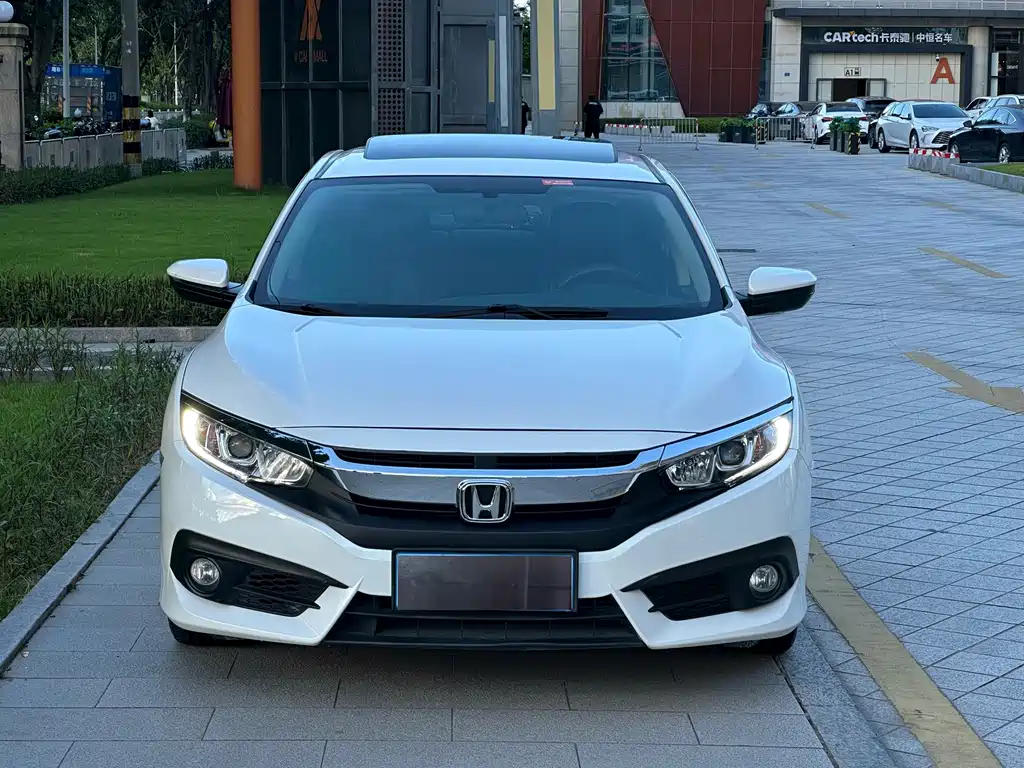 Honda Civic 2016 220TURBO CVT Luxury