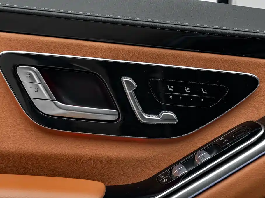 Mercedes-Benz S-Class — миниатюра 14