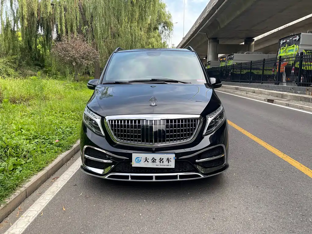 Mercedes-Benz Vito 2021 2.0T Elite 7 мест