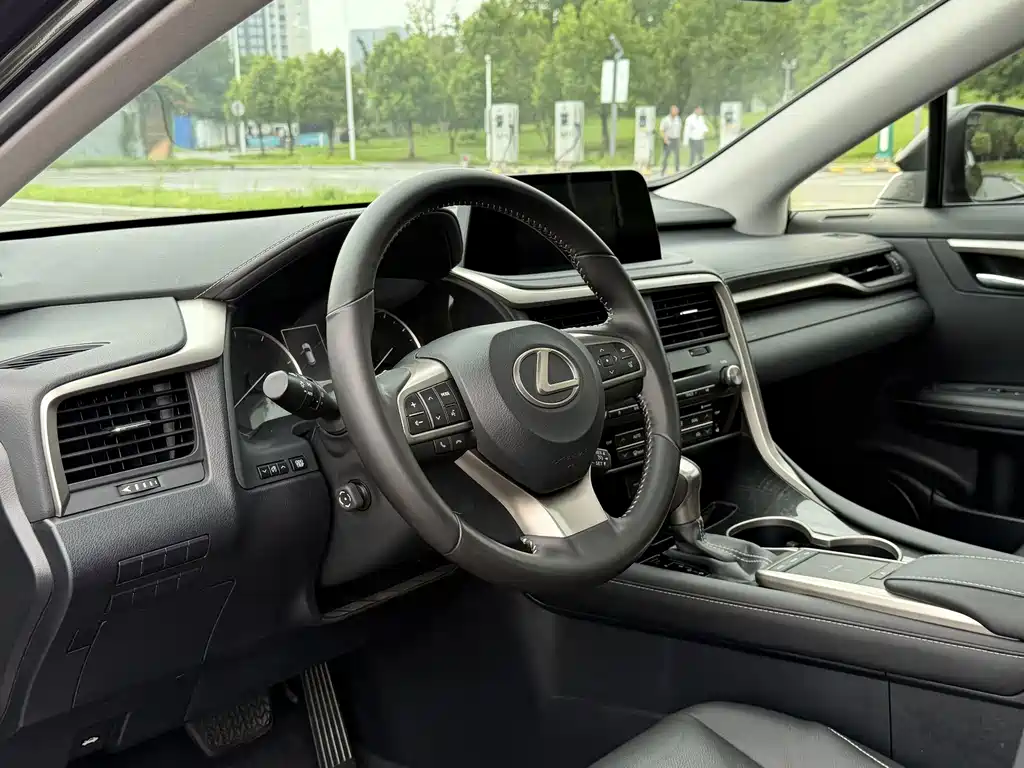 Lexus RX — миниатюра 5