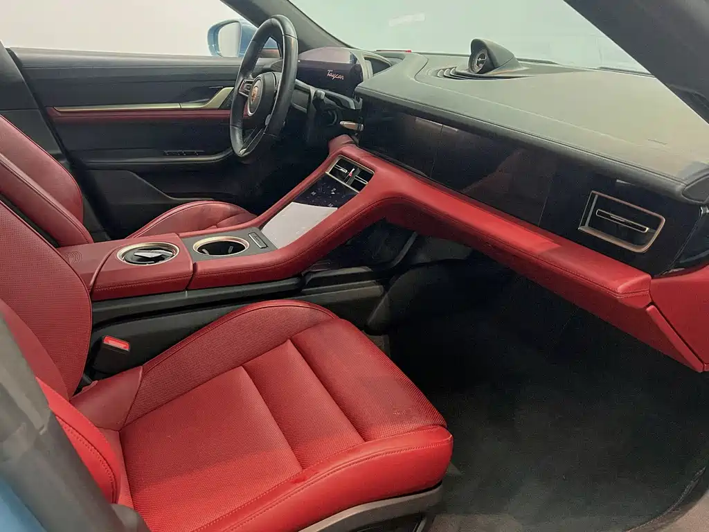 Porsche Taycan — миниатюра 7