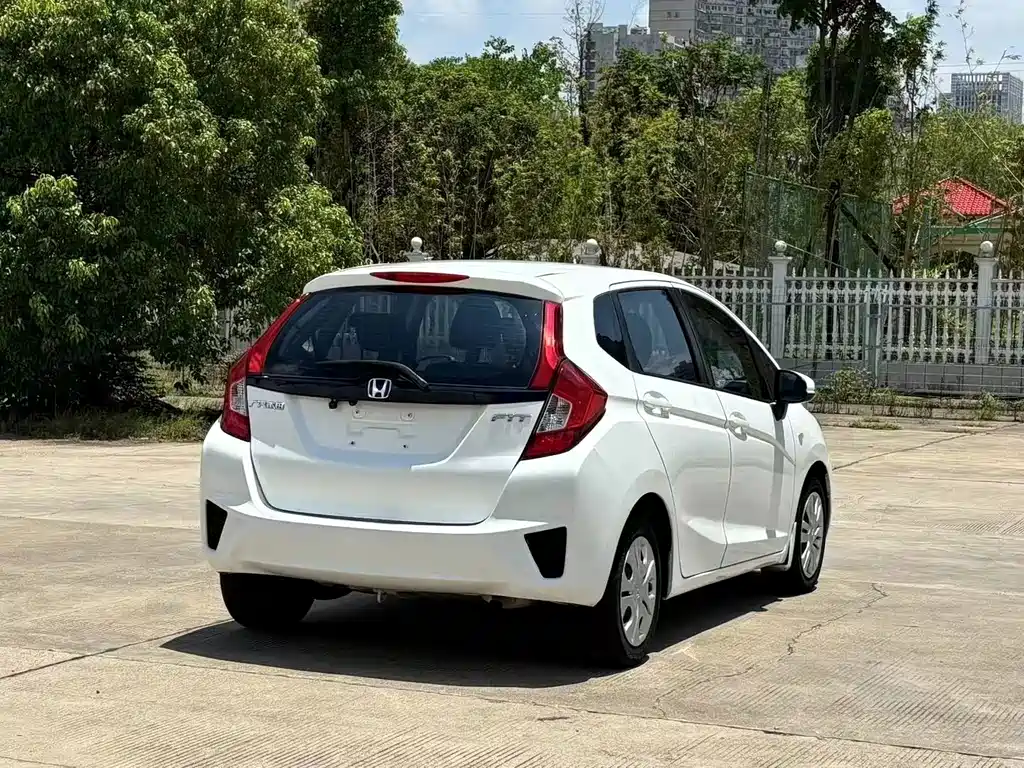 Honda Fit — миниатюра 6