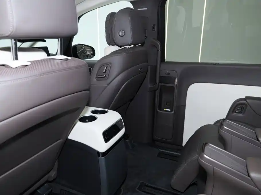 Li Auto Li MEGA — миниатюра 23
