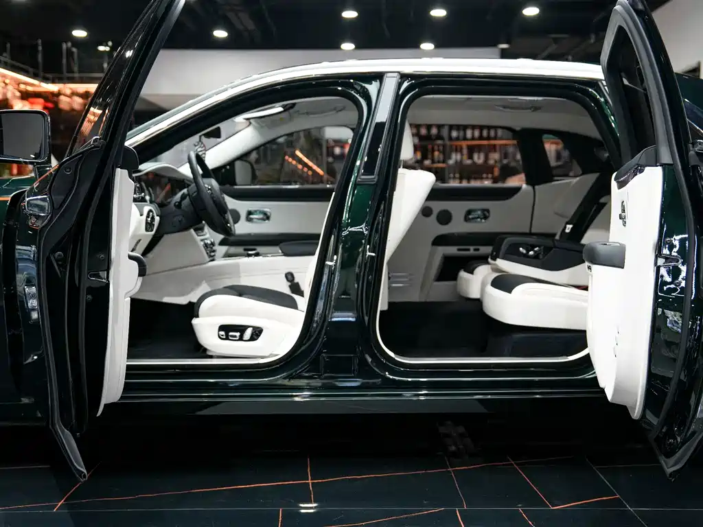 Rolls-Royce Ghost — миниатюра 12