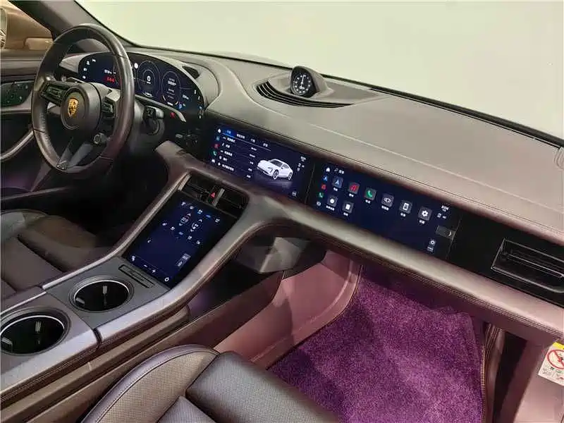 Porsche Taycan — миниатюра 10
