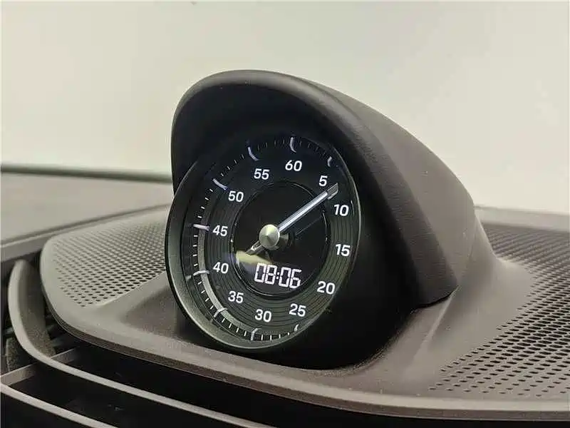 Porsche Taycan — миниатюра 12