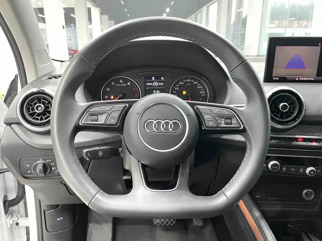 Audi Q2L 2022 35 TFSI Fashion