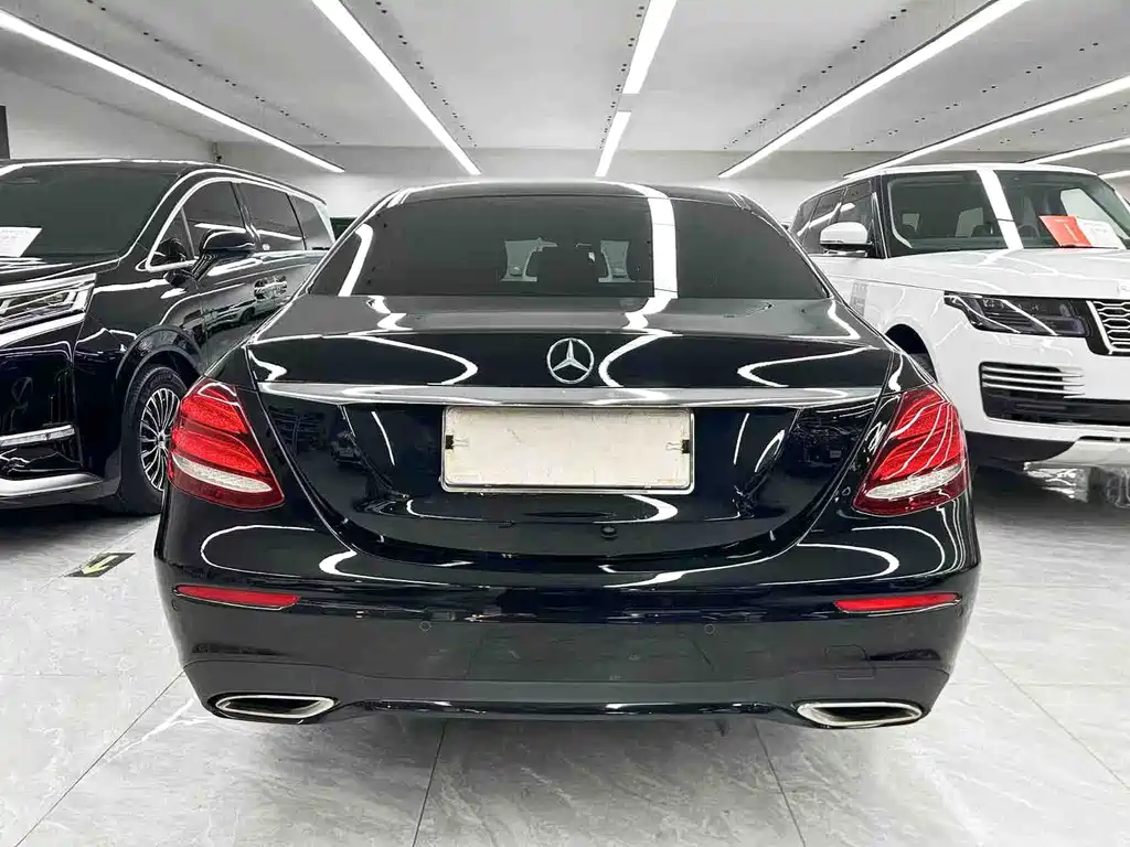 Mercedes-Benz E-Class — миниатюра 5