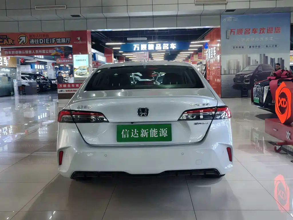 Honda Inspire PHEV — миниатюра 16