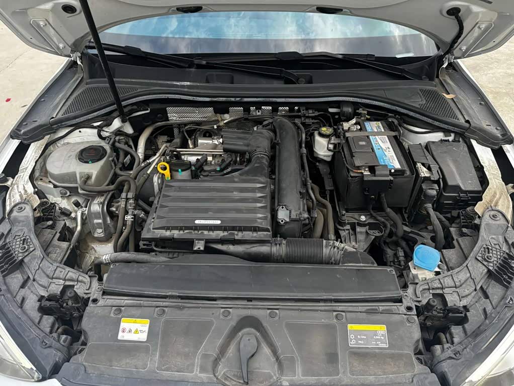 Audi A3 1.4 л 2022 г. Белый, пробег 20700 км