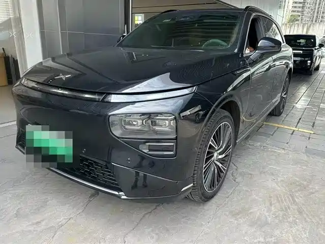 2023 Xpeng G9